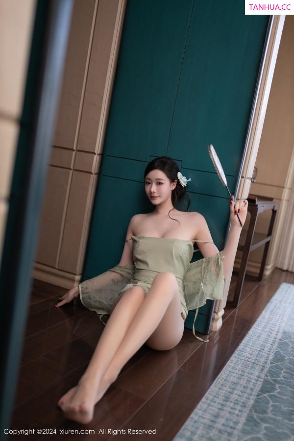 逗逗DouDou  [XiuRen]高清写真图 2024.09.06 No.9124 小逗逗 丝袜美腿第35张图片
